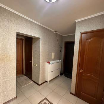 Сдается Многокомнатная квартира, 64 м²