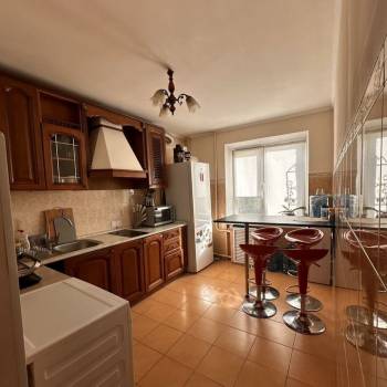 Сдается Многокомнатная квартира, 64 м²