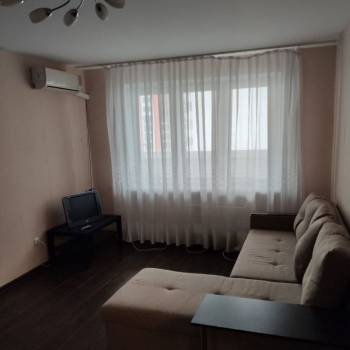 Сдается 1-комнатная квартира, 38 м²