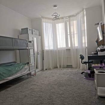 Продается 1-комнатная квартира, 54,4 м²