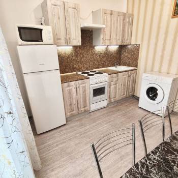 Сдается 1-комнатная квартира, 39 м²