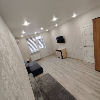 Сдается 1-комнатная квартира, 42 м²