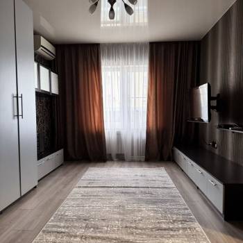 Сдается 1-комнатная квартира, 42 м²