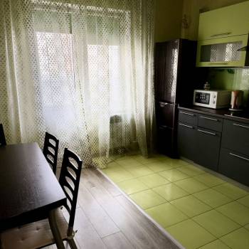 Сдается 1-комнатная квартира, 42 м²