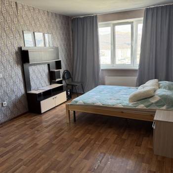 Сдается 1-комнатная квартира, 38 м²