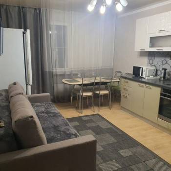 Сдается 2-х комнатная квартира, 63 м²