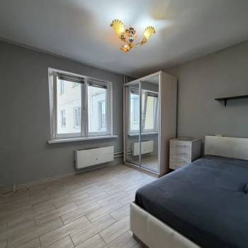 Продается 1-комнатная квартира, 41 м²