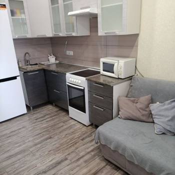 Сдается 1-комнатная квартира, 46 м²