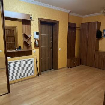 Сдается Многокомнатная квартира, 110 м²