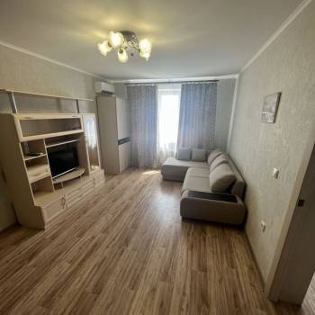 Сдается 1-комнатная квартира, 39 м²