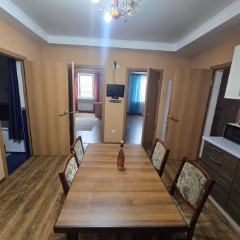 Продается Многокомнатная квартира, 130 м²