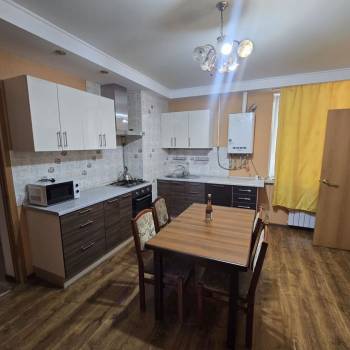 Продается Многокомнатная квартира, 130 м²