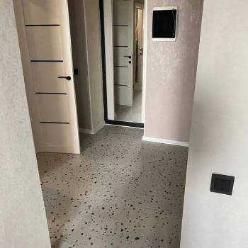 Продается 1-комнатная квартира, 42 м²