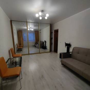 Сдается 1-комнатная квартира, 39 м²