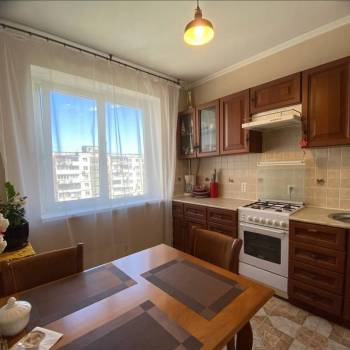 Продается 3-х комнатная квартира, 63 м²