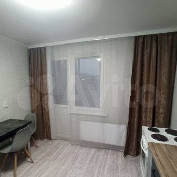 Сдается 1-комнатная квартира, 40 м²