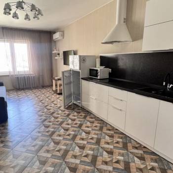 Сдается 2-х комнатная квартира, 75 м²