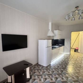 Сдается 2-х комнатная квартира, 75 м²