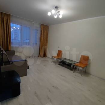 Сдается 1-комнатная квартира, 39 м²