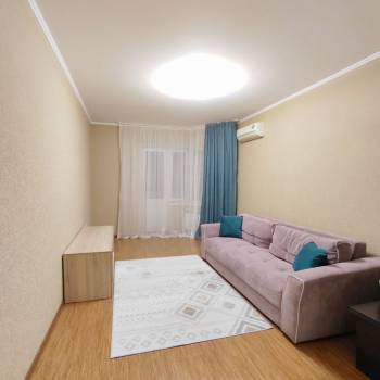 Сдается 1-комнатная квартира, 42 м²