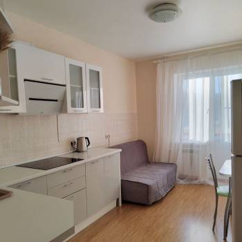Сдается 1-комнатная квартира, 42 м²