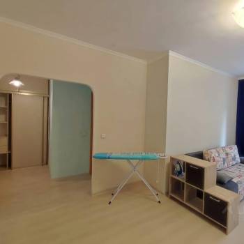 Сдается 1-комнатная квартира, 42 м²