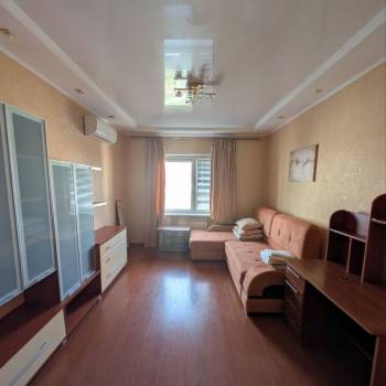 Сдается 1-комнатная квартира, 38 м²