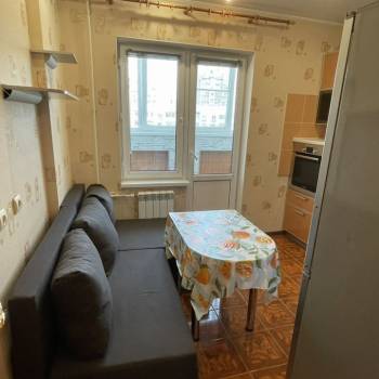 Сдается 1-комнатная квартира, 38 м²