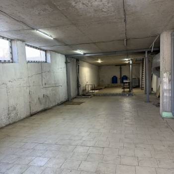 Сдается Нежилое помещение, 300 м²