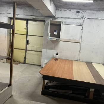 Сдается Нежилое помещение, 300 м²