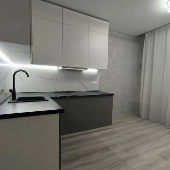 Продается 1-комнатная квартира, 37 м²