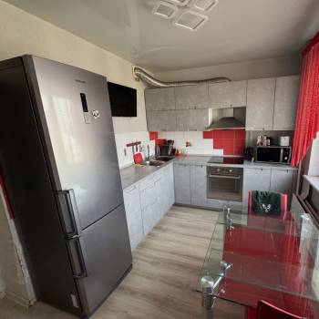 Продается Многокомнатная квартира, 94,4 м²