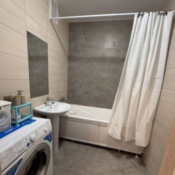 Сдается Многокомнатная квартира, 60 м²