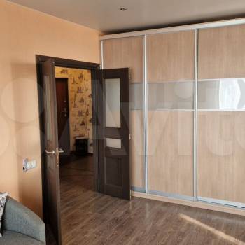 Сдается 1-комнатная квартира, 42 м²