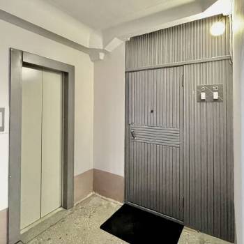 Продается Многокомнатная квартира, 69,6 м²