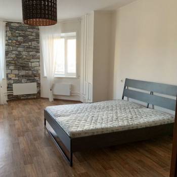 Сдается 1-комнатная квартира, 49 м²