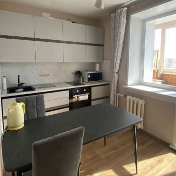 Сдается 1-комнатная квартира, 40 м²