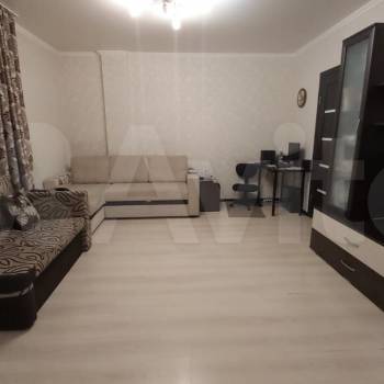 Продается 1-комнатная квартира, 40 м²