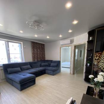 Сдается 1-комнатная квартира, 62,5 м²