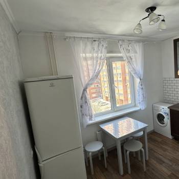 Сдается 1-комнатная квартира, 37 м²