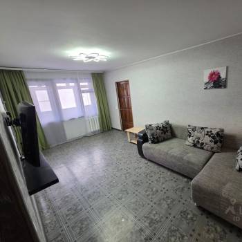 Продается Многокомнатная квартира, 47,4 м²