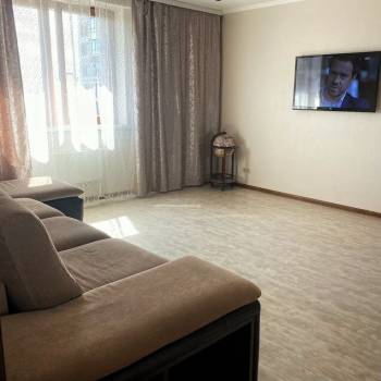 Сдается 2-х комнатная квартира, 65 м²