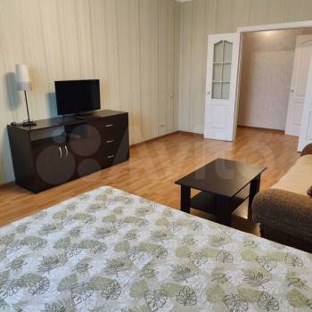 Сдается 1-комнатная квартира, 50 м²