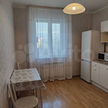 Сдается 1-комнатная квартира, 50 м²