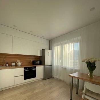 Сдается 1-комнатная квартира, 39 м²