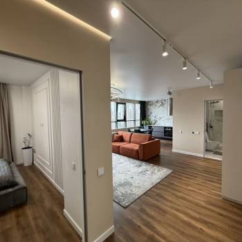 Сдается 1-комнатная квартира, 61 м²