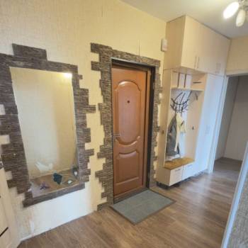 Сдается 2-х комнатная квартира, 76 м²