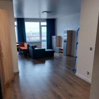 Продается 1-комнатная квартира, 42 м²