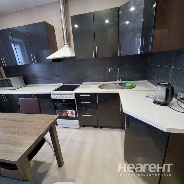 Продаю 1-комн. квартиру, Октябрьский, ул. Татьяны Снежиной