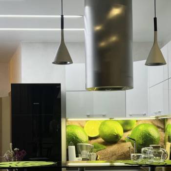 Продается 1-комнатная квартира, 57 м²